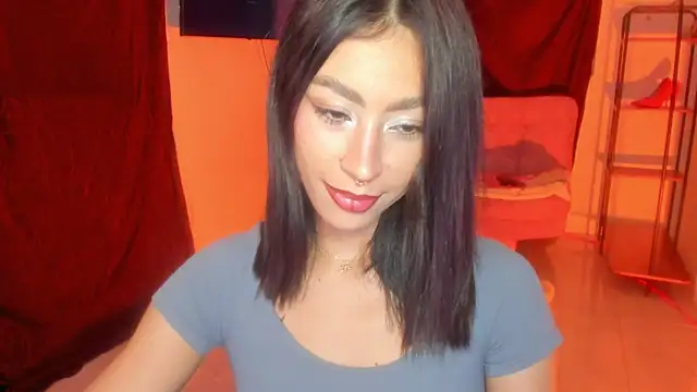 Snapshot of Ounla_Sweet chatting on May 2026 05:58:02 AM Ounla Sweet online show from May 2026 05:58:02 AM