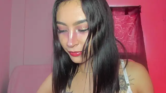 Snapshot of Ounla_Sweet chatting on June 2026 09:28:02 PM Ounla Sweet online show from June 2026 09:28:02 PM