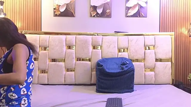  Caroline34 online show from April 2026 10:26:01 AM