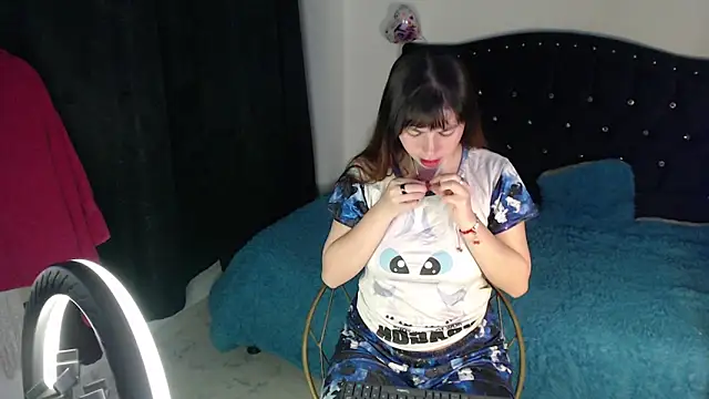 Snapshot of Dafn_12 chatting on June 2026 01:40:01 AM Dafn 12 online show from June 2026 01:40:01 AM