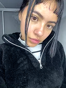 Young candy  online show from November 2025 09:08:01 PM