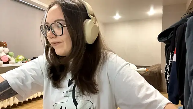 KerriMcbreen online show from December 2025 03:44:02 AM