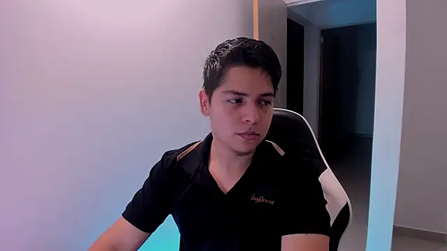 Snapshot of Asta_YunoXXX chatting on June 2026 01:01:02 AM Asta YunoXXX online show from June 2026 01:01:02 AM