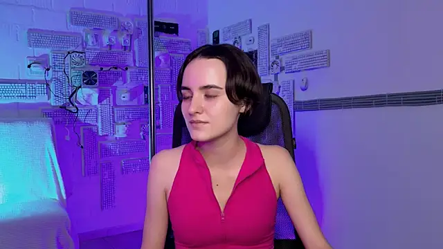 KateWillows online show from November 2025 08:18:01 AM