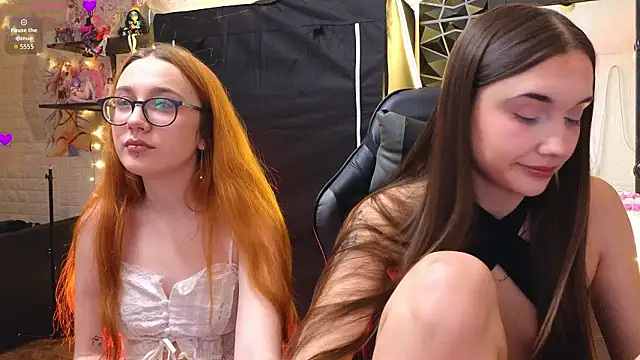 sunny luna online show from March 2026 04:20:01 PM