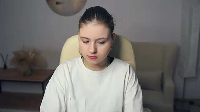 Snapshot of NovellaArjune chatting on December 2025 08:00:02 AM NovellaArjune online show from December 2025 08:00:02 AM