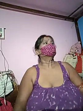 Snapshot of me-pari-hu chatting on May 2026 06:04:02 PM me-pari-hu online show from May 2026 06:04:02 PM