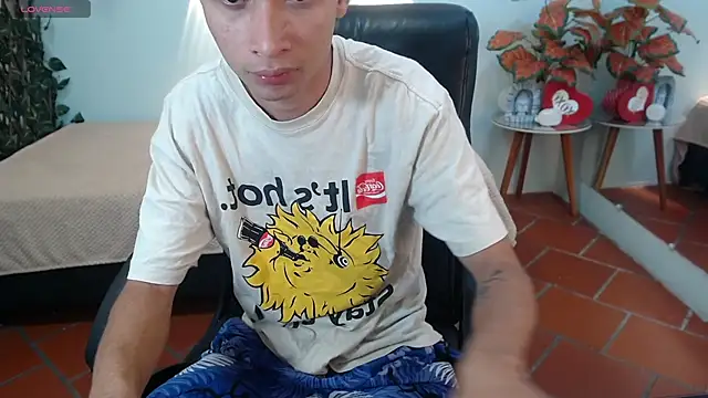 LucassSmith11 online show from December 2025 01:27:01 PM