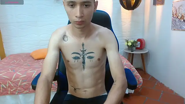 LucassSmith11 online show from December 2025 01:50:02 PM