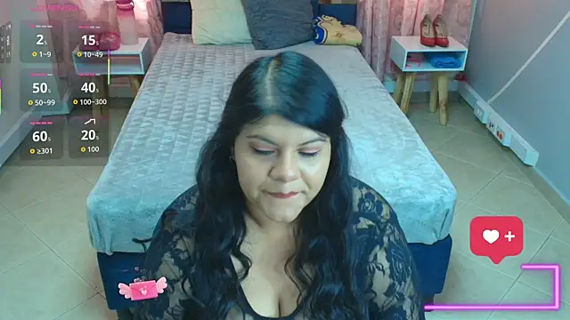 Natasha Saenz   online show from December 2025 01:31:02 PM