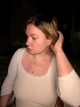 Lola kiss me online show from December 2025 09:20:02 PM