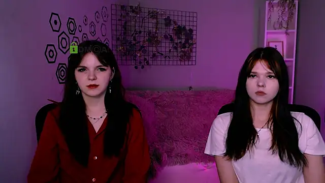 Snapshot of mikameovv chatting on December 2025 12:14:01 PM mikameovv online show from December 2025 12:14:01 PM