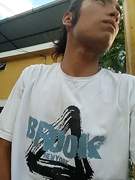 Snapshot of -Julianxxxcho- chatting on November 2025 09:29:02 PM -Julianxxxcho- online show from November 2025 09:29:02 PM