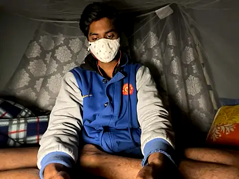 hunterboy2001 online show from December 2025 04:34:02 PM