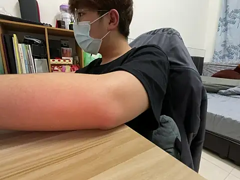 hiiiizzzz online show from February 2026 03:42:02 PM