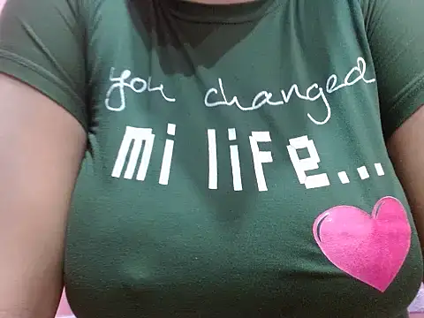 Snapshot of Milf_Momy chatting on March 2026 03:59:02 PM Milf Momy online show from March 2026 03:59:02 PM