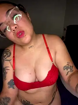 Lindalatina2001 online show from December 2025 11:31:01 PM