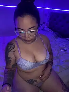 Lindalatina2001 online show from February 2026 02:38:02 AM