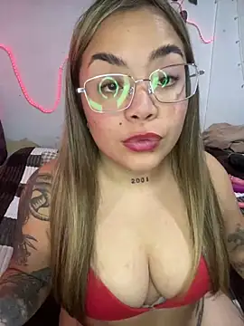Snapshot of Lindalatina2001 chatting on May 2026 02:06:02 AM Lindalatina2001 online show from May 2026 02:06:02 AM