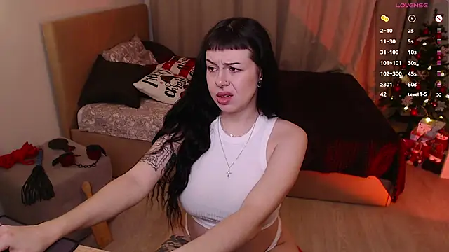 Eliza Bennet online show from December 2025 07:37:01 AM