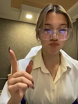 lilXdomii online show from January 2026 11:32:02 PM