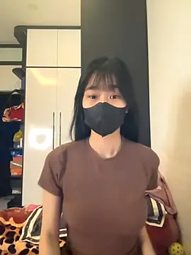 MGirlCute online show from December 2025 05:31:02 PM