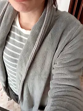 gatitachula93 online show from February 2026 01:40:02 PM