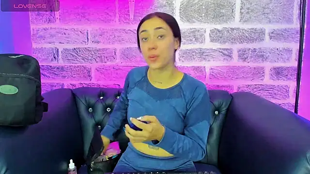 Snapshot of Ariana_collinss chatting on May 2026 12:23:02 PM Ariana collinss online show from May 2026 12:23:02 PM