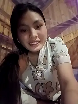 Snapshot of Hilary-123 chatting on May 2026 02:45:01 PM Hilary-123 online show from May 2026 02:45:01 PM