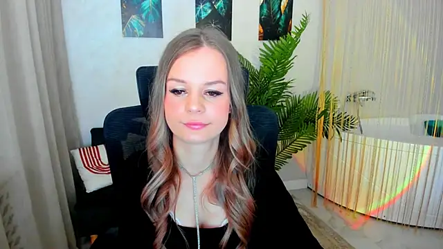 MidnighteAura online show from April 2026 07:47:02 PM