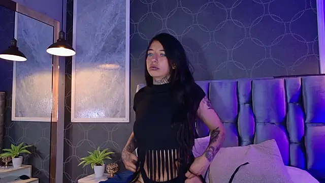 HannyJones online show from December 2025 01:38:02 PM