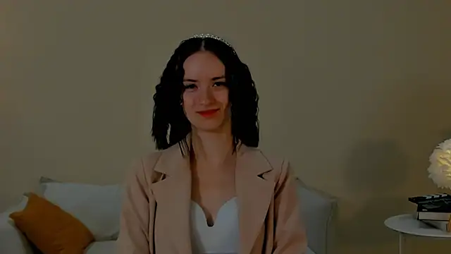 Snapshot of LeonilaNed chatting on December 2025 07:36:01 AM LeonilaNed online show from December 2025 07:36:01 AM