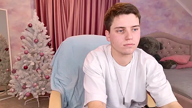 Olie Sparkle online show from December 2025 01:25:01 AM