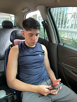 Johan stick online show from December 2025 06:37:02 PM