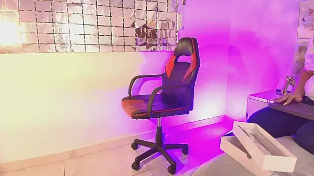 ElenaLauren online show from July 2026 02:52:02 PM