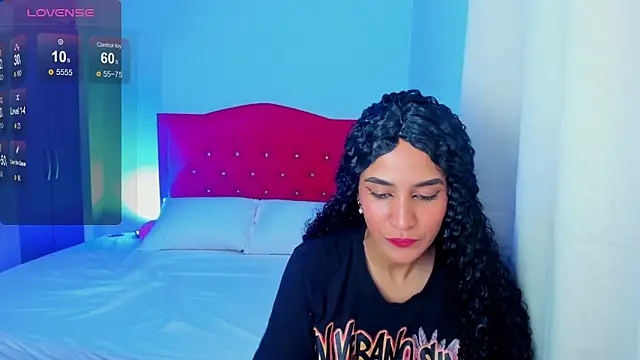 Samantha luv  online show from March 2026 01:33:02 AM