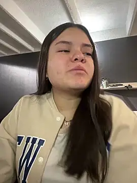 Camila Duarte2 online show from December 2025 01:15:01 PM