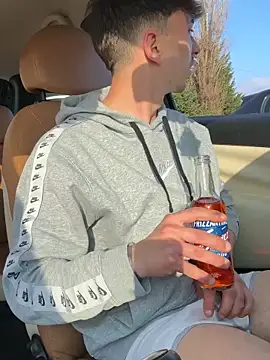 Snapshot of Davide9910x chatting on March 2026 03:18:02 PM Davide9910x online show from March 2026 03:18:02 PM