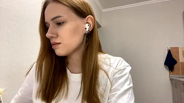 Snapshot of BerrySonya chatting on December 2025 09:36:01 AM BerrySonya online show from December 2025 09:36:01 AM