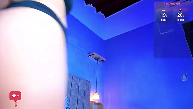 RousseVyxen online show from January 2026 07:17:02 PM