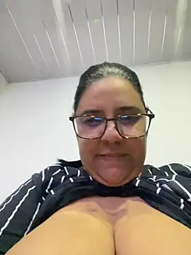 Snapshot of Carameloswing1 chatting on May 2026 12:27:02 AM Carameloswing1 online show from May 2026 12:27:02 AM