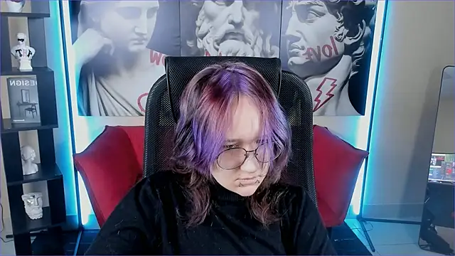 Sylvia Reed online show from December 2025 07:15:02 AM