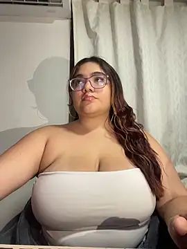 Snapshot of naty_col chatting on February 2026 05:35:01 AM naty col online show from February 2026 05:35:01 AM
