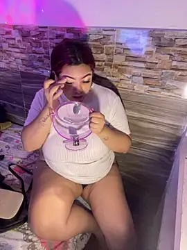 Snapshot of naty_col chatting on April 2026 12:30:02 PM naty col online show from April 2026 12:30:02 PM
