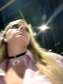 Snapshot of Betsy chatting on December 2024 05:15:01 AM Betsy online show from December 2024 05:15:01 AM