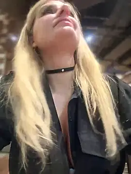 Snapshot of Betsy chatting on December 2024 01:45:02 PM Betsy online show from December 2024 01:45:02 PM