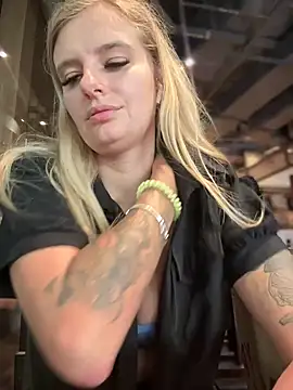 Snapshot of Betsy chatting on January 2025 07:38:02 AM Betsy online show from January 2025 07:38:02 AM