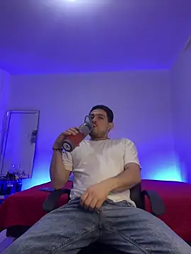 williamsmiiths16 online show from April 2026 10:07:01 AM