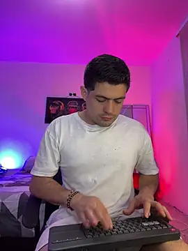 Snapshot of williamsmiiths16 chatting on May 2026 10:53:01 AM williamsmiiths16 online show from May 2026 10:53:01 AM