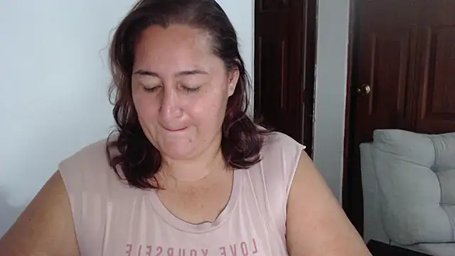 Snapshot of VioletBruces chatting on January 2026 02:14:02 AM VioletBruces online show from January 2026 02:14:02 AM